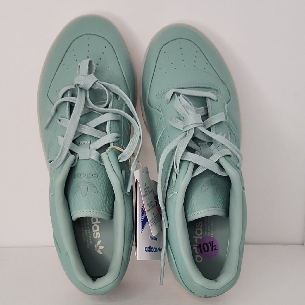 Adidas Women's Pastel Green Sneakers - Picture 11 of 11